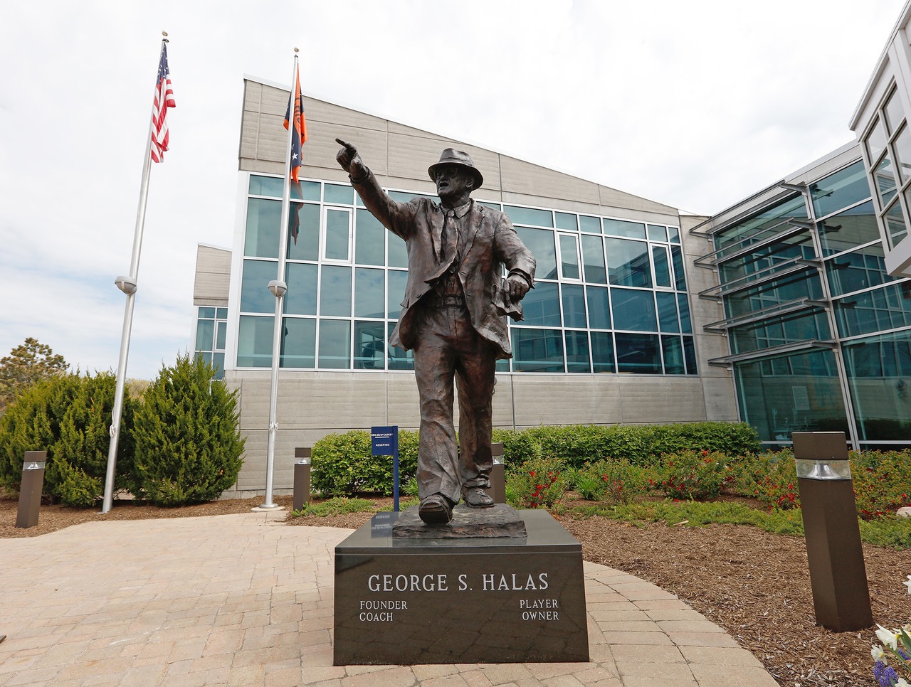 George Halas Statue Revealed at Halas Hall